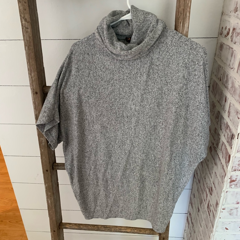 Cowl neck short sleeve sweater
